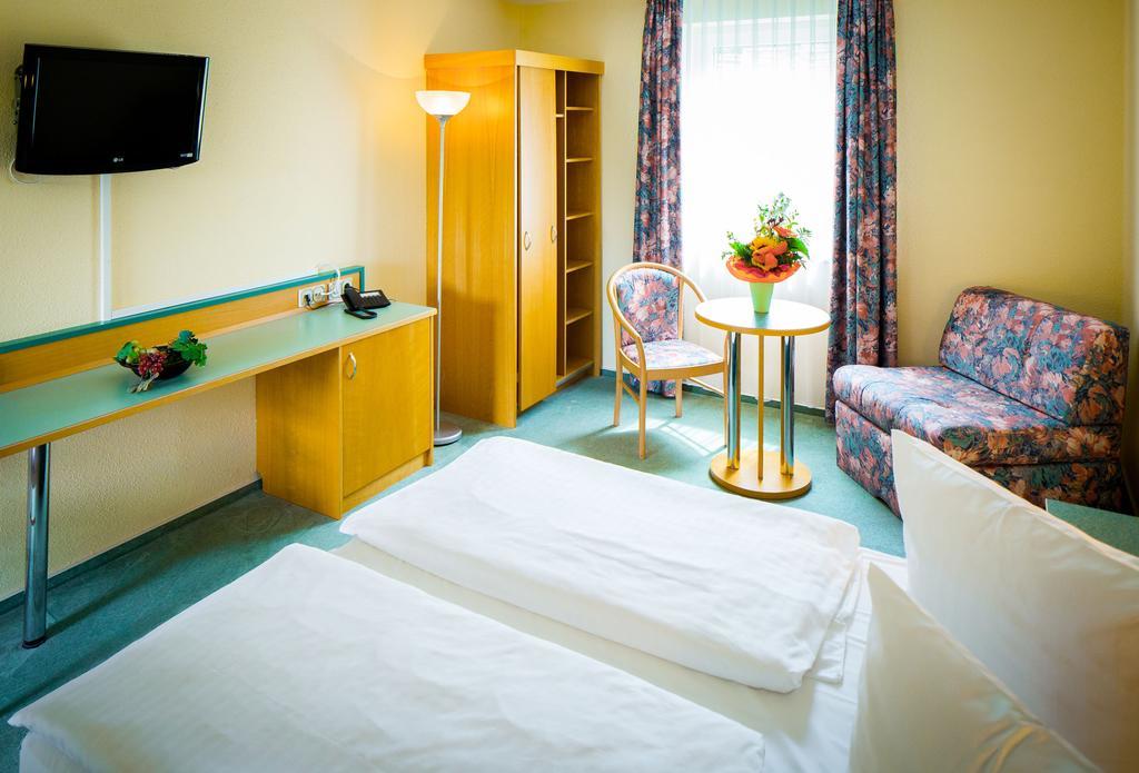 Apart Hotel Weimar Екстериор снимка