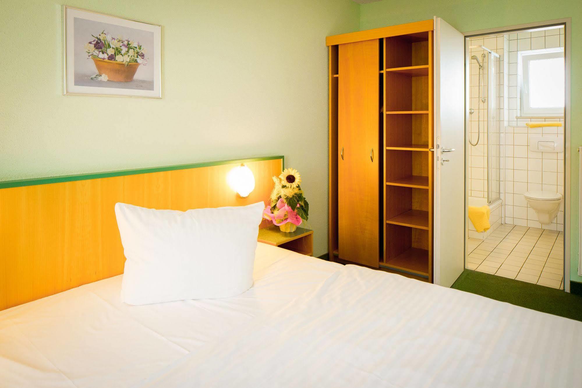 Apart Hotel Weimar Екстериор снимка