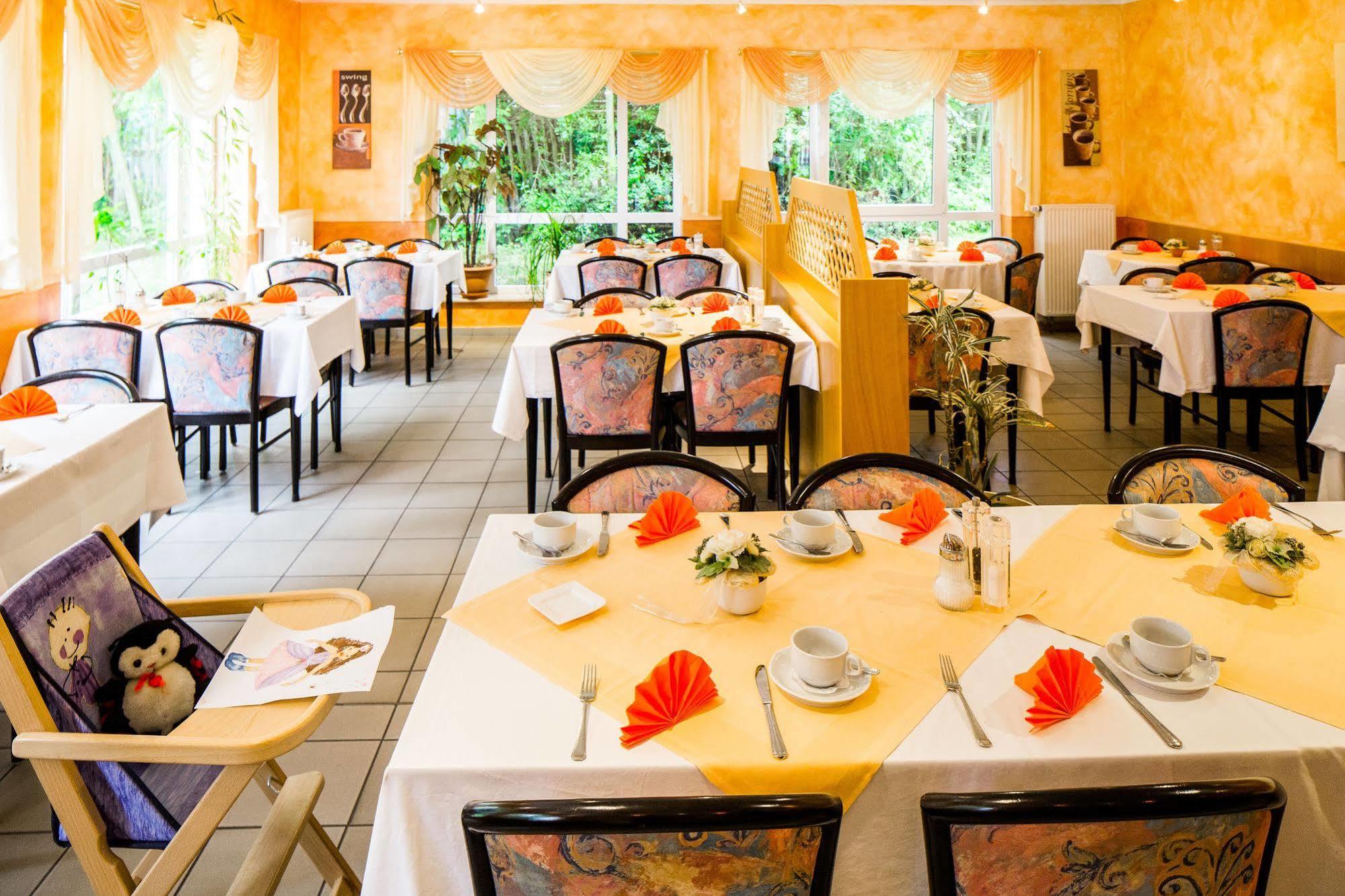 Apart Hotel Weimar Екстериор снимка